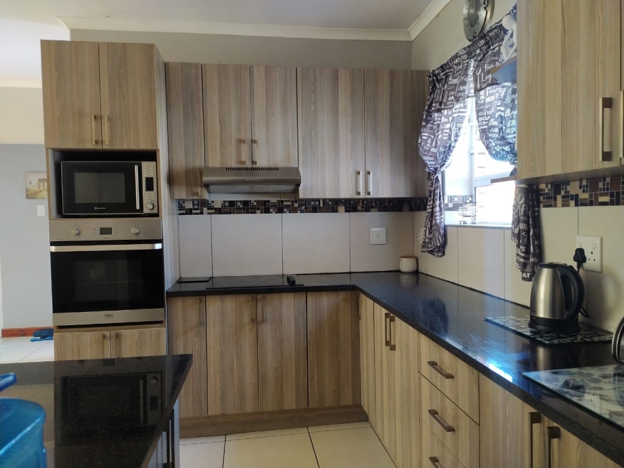 3 Bedroom Property for Sale in Pinelands Eastern Cape
